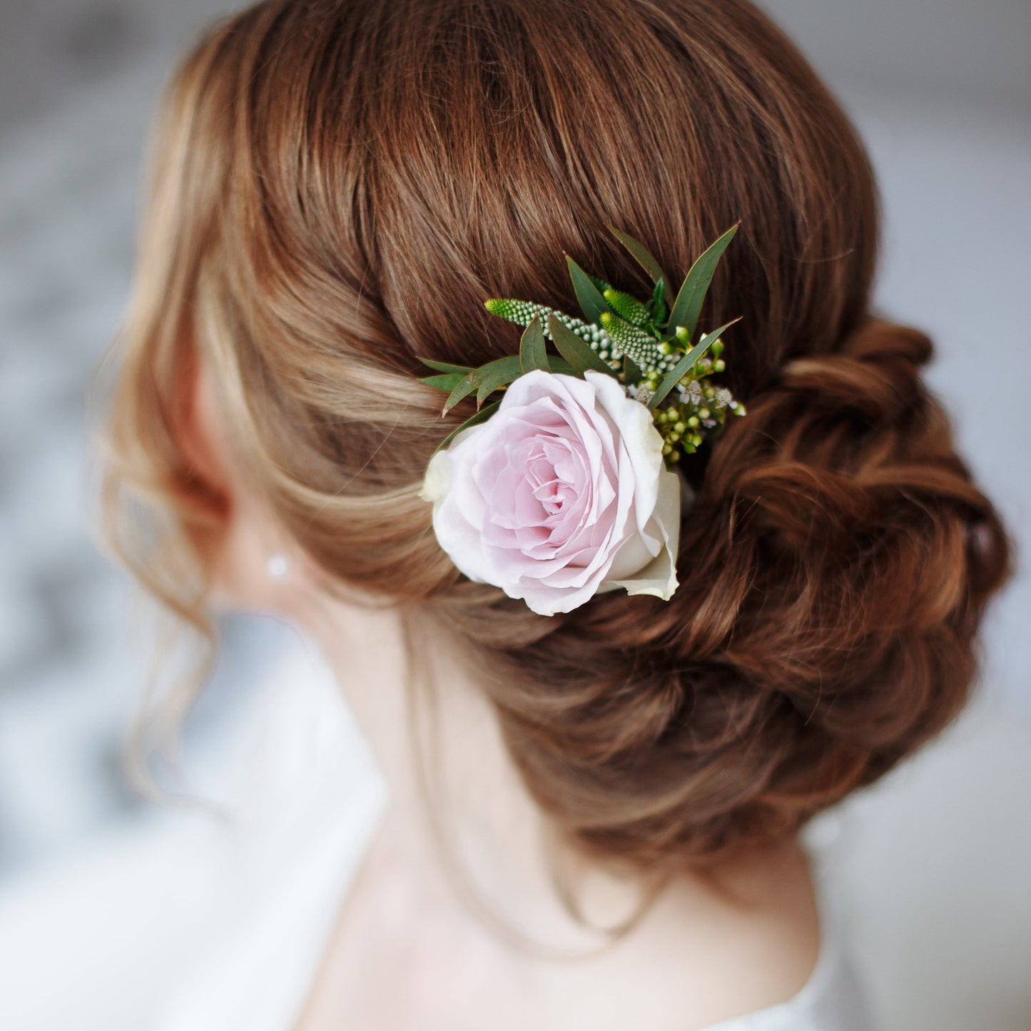 Loose flowers for bridal hair